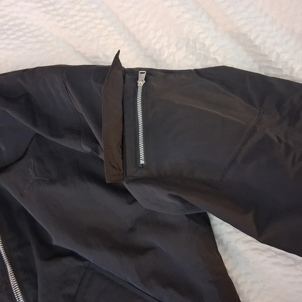 Jordan Essentials Renegade Bomber Jacket Black FB7316-010 NWT Size Med